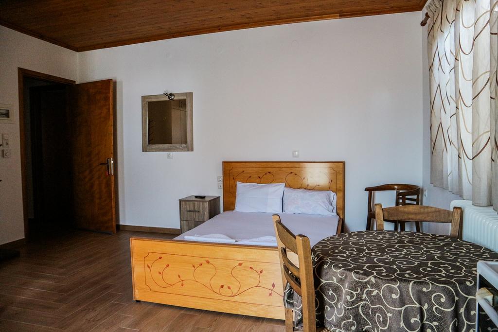 Hotel Elatofilito Athamanio Dış mekan fotoğraf
