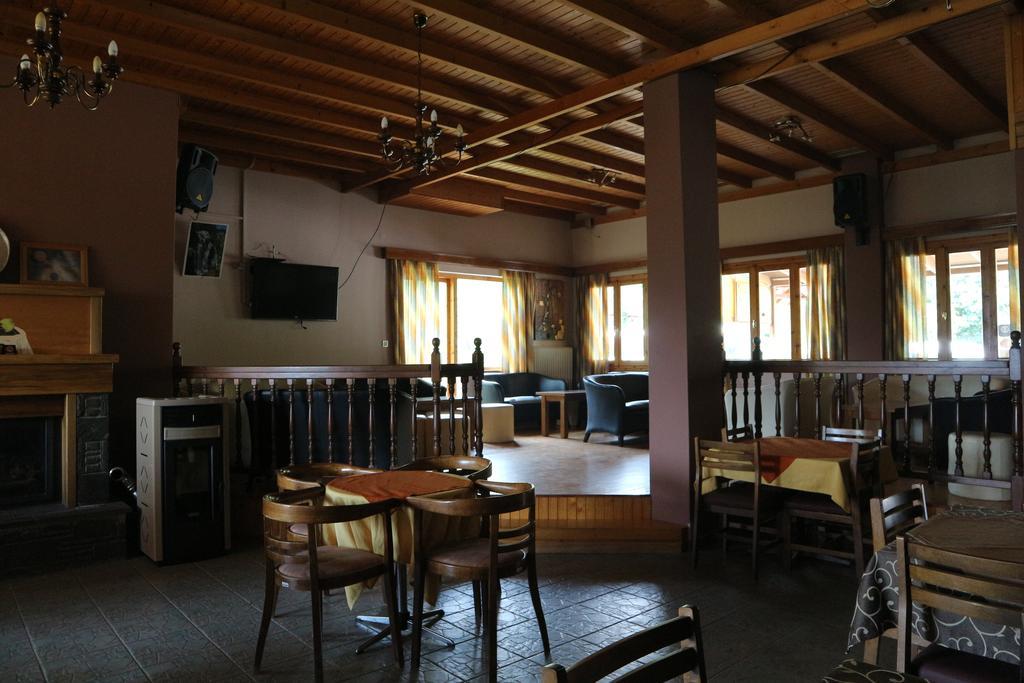 Hotel Elatofilito Athamanio Dış mekan fotoğraf
